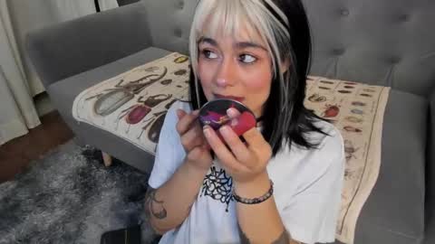 Its a pleasure to meet you. Im Flower. Help me reach 1k. Follow me. online show from March 11, 11:49 am