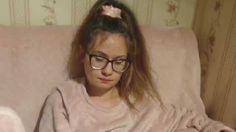 Snapshot of flowercandydoll chatting on November 1, 4:31 pm say meow and send tip online show from November 1, 4:31 pm