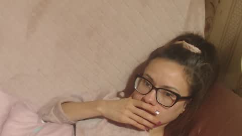 Snapshot of flowercandydoll chatting on November 15, 12:13 pm say meow and send tip online show from November 15, 12:13 pm