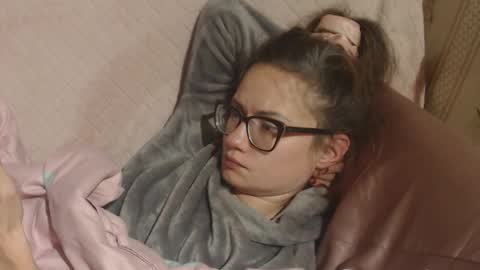 Snapshot of flowercandydoll chatting on November 28, 12:46 am say meow and send tip online show from November 28, 12:46 am