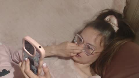 say meow and send tip  online show from April 16, 7:47 pm