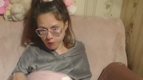 Snapshot of flowercandydoll13 chatting on April 27, 6:50 pm say meow and send tip online show from April 27, 6:50 pm