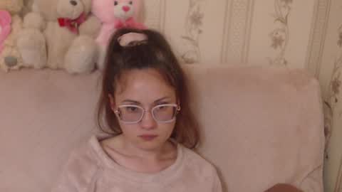 Snapshot of flowercandydoll13 chatting on May 4, 8:49 pm say meow and send tip online show from May 4, 8:49 pm