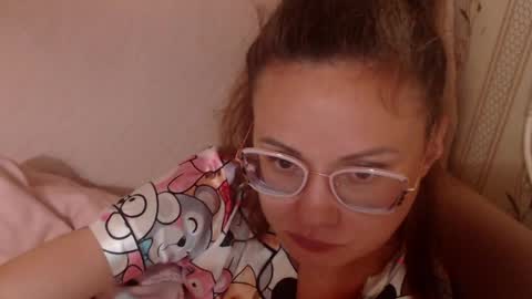 Snapshot of flowercandydoll13 chatting on May 13, 4:04 pm say meow and send tip online show from May 13, 4:04 pm