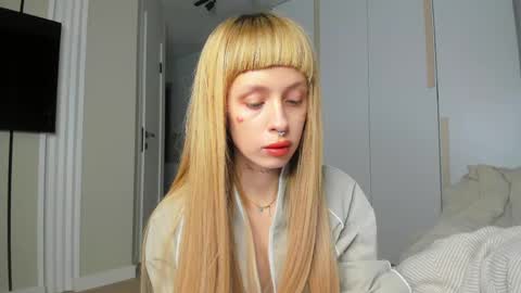 Flower online show from April 12, 1:38 pm