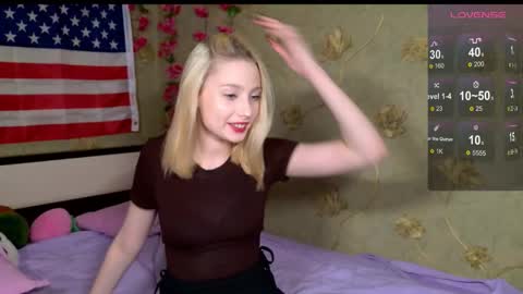 Snapshot of fluffy_cloude chatting on October 25, 12:23 pm fluffy_cloude online show from October 25, 12:23 pm