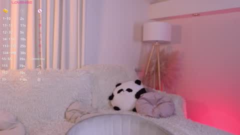 Snapshot of fluffy_waffles chatting on September 13, 9:36 pm LilLisa online show from September 13, 9:36 pm