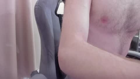 Snapshot of fluffycat_ chatting on December 12, 10:13 am fluffycat online show from December 12, 10:13 am