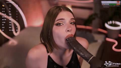 Snapshot of fluffyellie chatting on September 20, 1:56 pm ask me online show from September 20, 1:56 pm