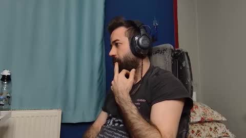 Snapshot of flycb chatting on November 12, 8:19 pm Fly online show from November 12, 8:19 pm