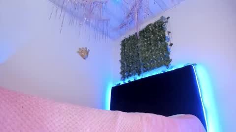 lia online show from February 10, 3:38 pm