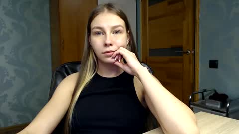 Snapshot of fofhcf chatting on December 2, 8:00 pm Molli Ready for any play with you. Hottest show in pvt Help a student earn big tokens online show from December 2, 8:00 pm