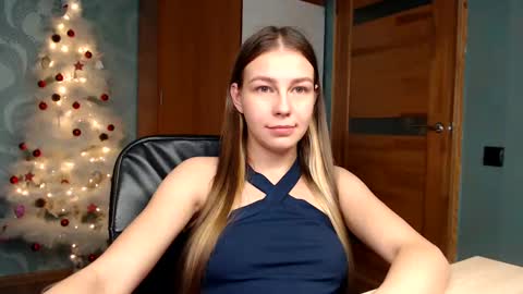 Snapshot of fofhcf chatting on December 16, 3:30 am Molli Ready for any play with you. Hottest show in pvt Help a student earn big tokens online show from December 16, 3:30 am