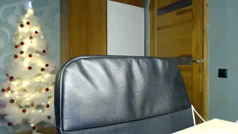 Snapshot of fofhcf chatting on December 27, 12:29 am Molli Ready for any play with you. Hottest show in pvt Help a student earn big tokens online show from December 27, 12:29 am