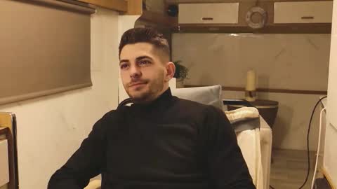 independent model online show from March 1, 5:26 pm