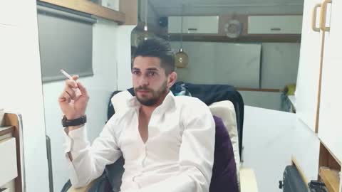 independent model online show from May 25, 7:53 pm