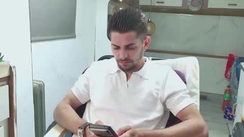 independent model online show from June 4, 6:58 pm