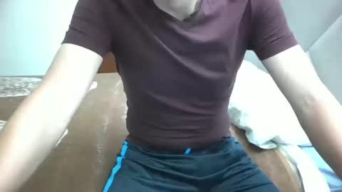 Snapshot of fonzi_flores chatting on October 14, 9:10 am fonzi_flores online show from October 14, 9:10 am