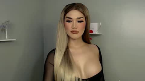 KHATRINA STACIE MARIE online show from March 10, 5:29 pm