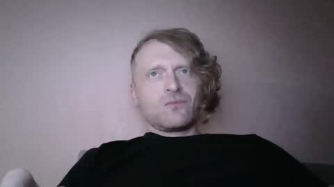 Snapshot of forgotten_lover chatting on December 2, 3:25 pm forgotten_lover online show from December 2, 3:25 pm