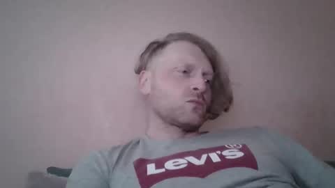 Snapshot of forgotten_lover chatting on December 16, 3:00 pm forgotten_lover online show from December 16, 3:00 pm