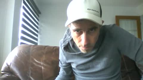 Snapshot of fouraide42 chatting on November 17, 6:35 pm fouraide42 online show from November 17, 6:35 pm