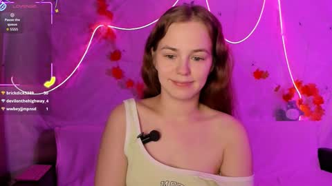 Snapshot of fox_lisaaa chatting on December 1, 9:20 pm Lisa online show from December 1, 9:20 pm