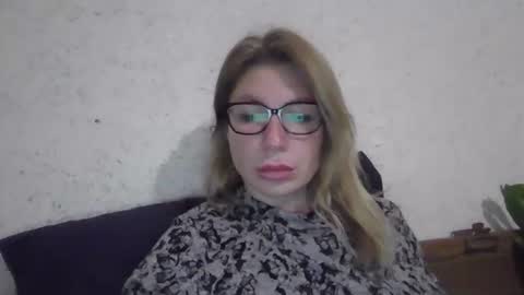 fox_red_lady7 online show from December 19, 9:06 pm