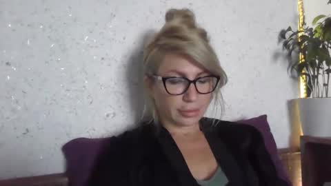 fox_red_lady7 online show from October 26, 6:41 am