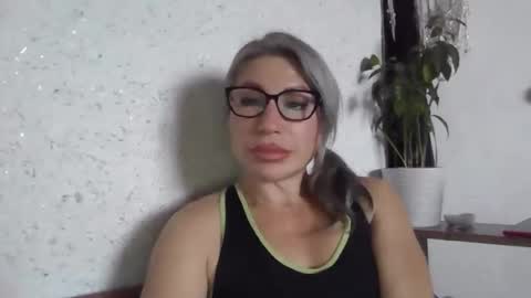 fox_red_lady7 online show from November 14, 11:20 am