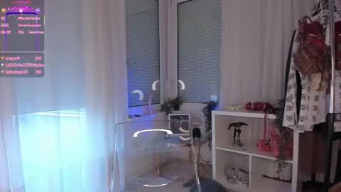 Snapshot of foxe_sailey chatting on October 13, 7:41 am Fox love you online show from October 13, 7:41 am