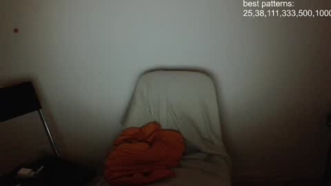 Snapshot of foxfrromearth chatting on February 8, 2:47 am i am your baby Alien online show from February 8, 2:47 am