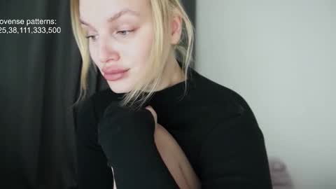 Snapshot of foxfrromearth chatting on November 14, 11:24 pm i am your baby Alien online show from November 14, 11:24 pm