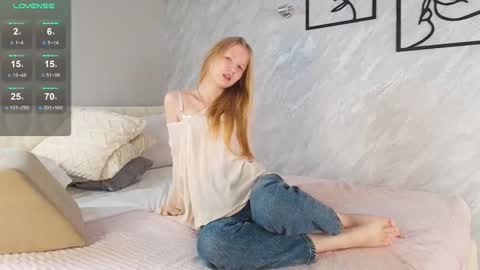 foxialee online show from November 27, 5:31 am