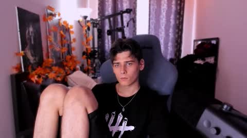 Foxicfu online show from November 12, 9:21 am