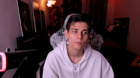 Foxicfu online show from April 4, 2:36 pm