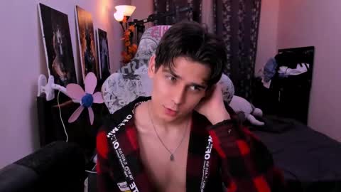 Foxicfu online show from April 14, 3:07 pm