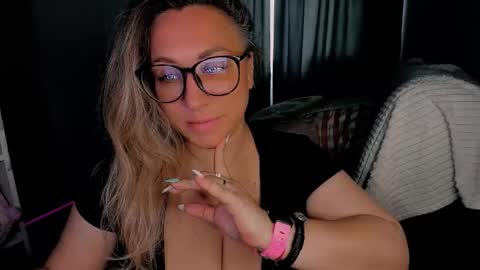 Snapshot of foxxxy__lady chatting on September 19, 1:07 am Kris online show from September 19, 1:07 am