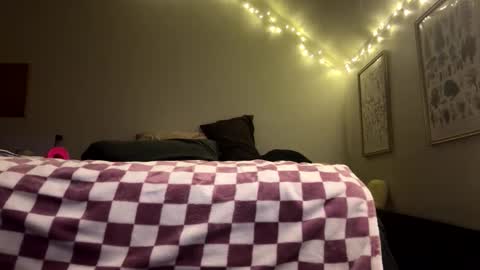 Rainbow online show from March 6, 8:00 am