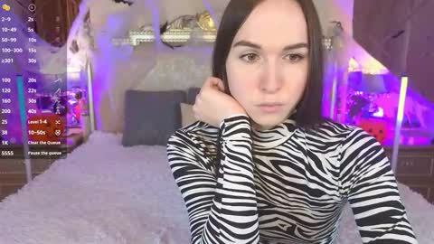 Snapshot of foxxy_girl_ chatting on October 30, 12:39 pm andice online show from October 30, 12:39 pm