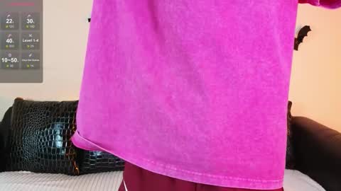 Snapshot of foxxy_girl_ chatting on November 12, 7:09 am andice online show from November 12, 7:09 am