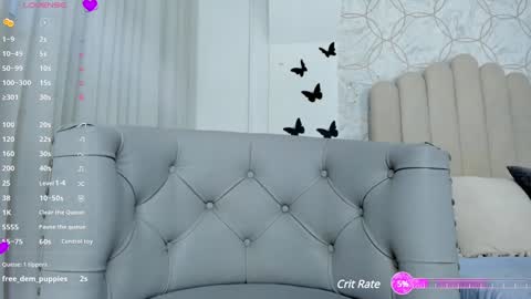 Snapshot of foxy200__ chatting on December 13, 10:45 pm Foxy online show from December 13, 10:45 pm