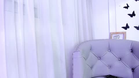Snapshot of foxy200__ chatting on January 22, 10:59 pm Foxy online show from January 22, 10:59 pm