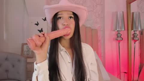 Snapshot of foxy200__ chatting on September 15, 7:58 pm Foxy online show from September 15, 7:58 pm