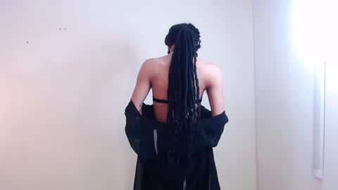 Snapshot of foxy_ella chatting on October 10, 3:44 pm Ella online show from October 10, 3:44 pm
