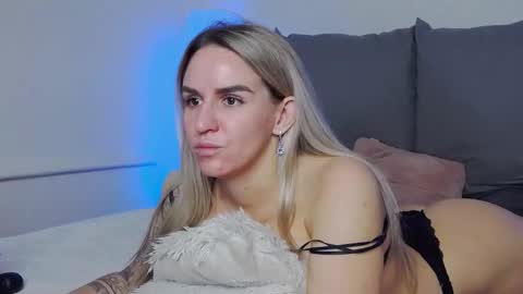 Foxy Kimmi online show from November 29, 7:00 am