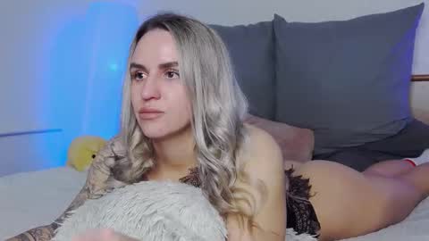 Foxy Kimmi online show from December 2, 6:41 am