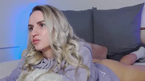 Foxy Kimmi online show from December 5, 7:06 am