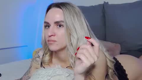 Foxy Kimmi online show from December 23, 6:44 am