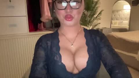 Snapshot of foxyluscious chatting on February 18, 6:58 pm Ms Celeste Anne online show from February 18, 6:58 pm